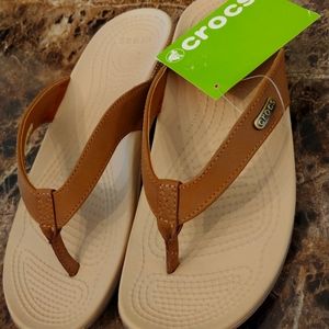 Crocs Ella flip flop Size 7